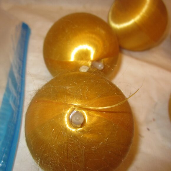VTG GOLD SATIN BALL ORNAMENTS, SET OF 6, 2.5'' ROUND - Picture 2 of 5